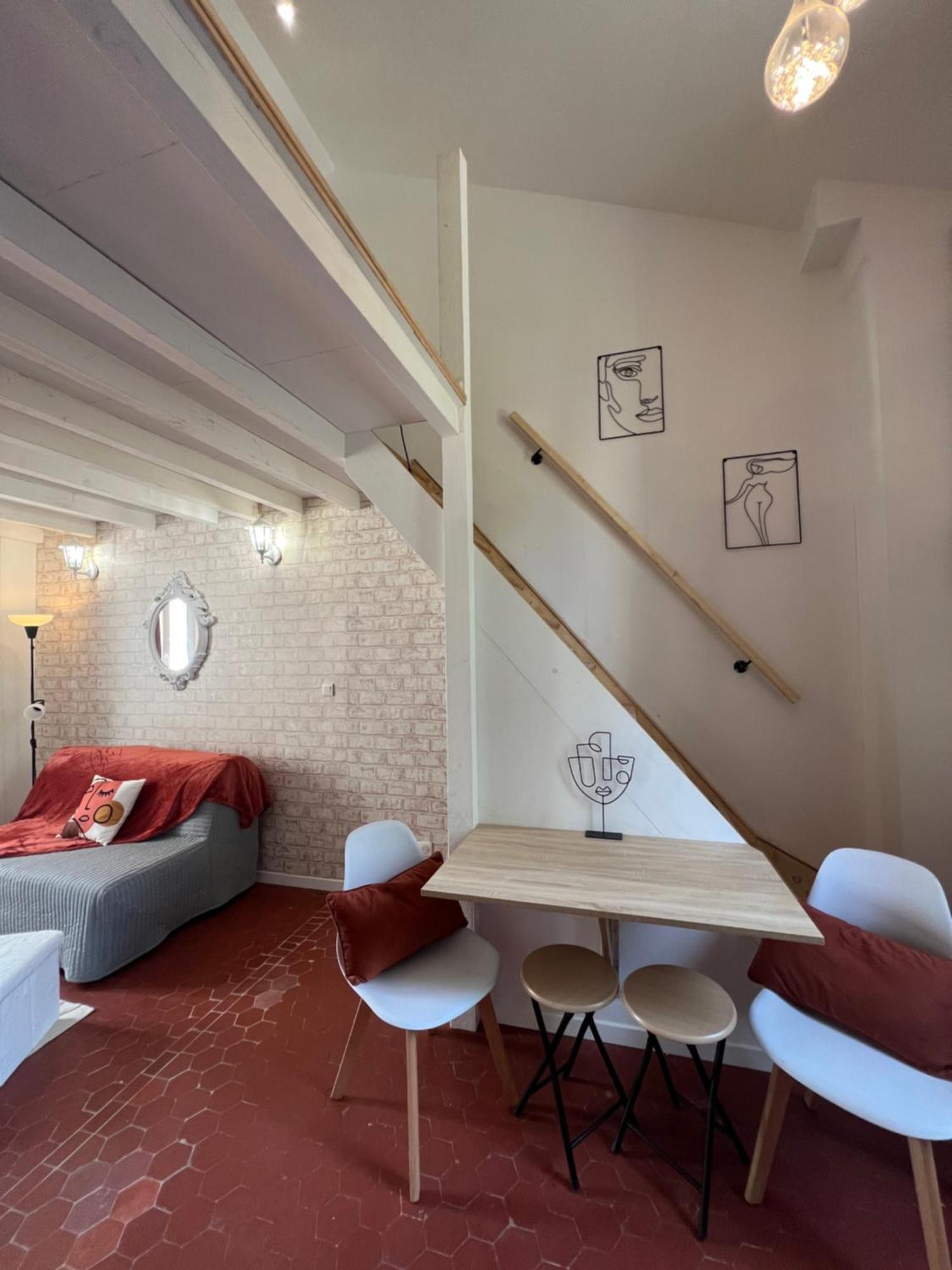 Magnifique Duplexe Calme Et Climatise, A 2 Pas D'intra Muros Apartment